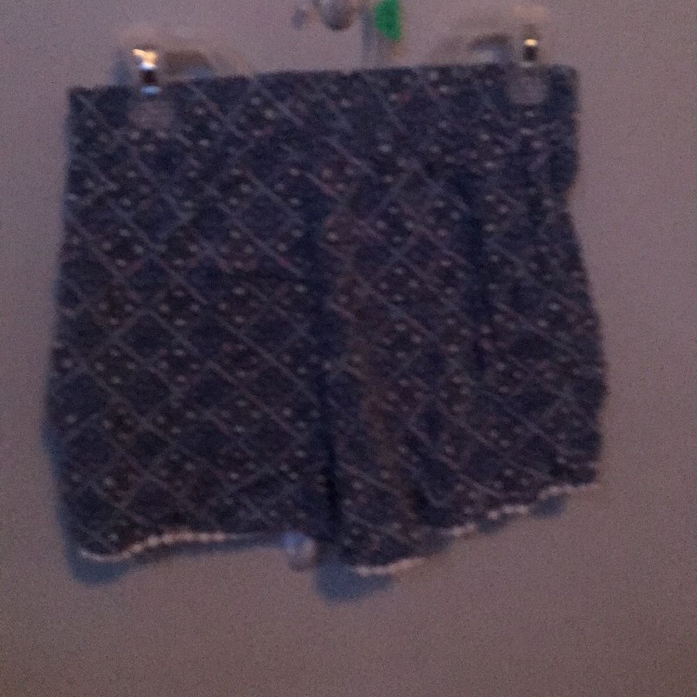 Shorts - Picture 2 of 3